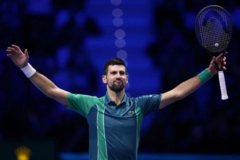 اللقب السابع.. دجوكوفيتش بطلاً للبطولة الختامية لرابطة محترفي التنس